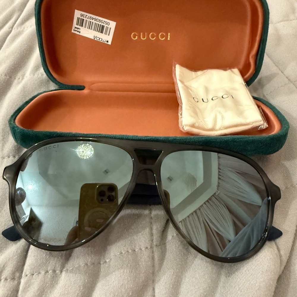 Gucci Silver-Tinted Aviator Sunglasses
